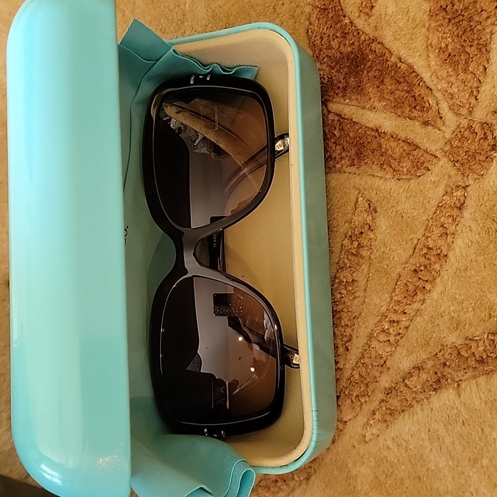 Shades - Picture 3 of 4